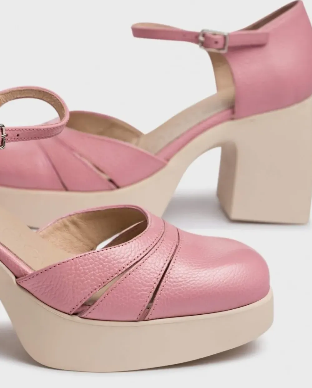 Wonders Mercedita Carmen Rosa^ Tacones