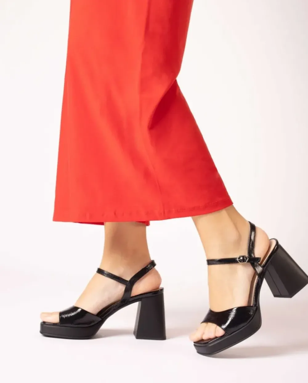 Wonders Sandalia Beatle^ Tacones