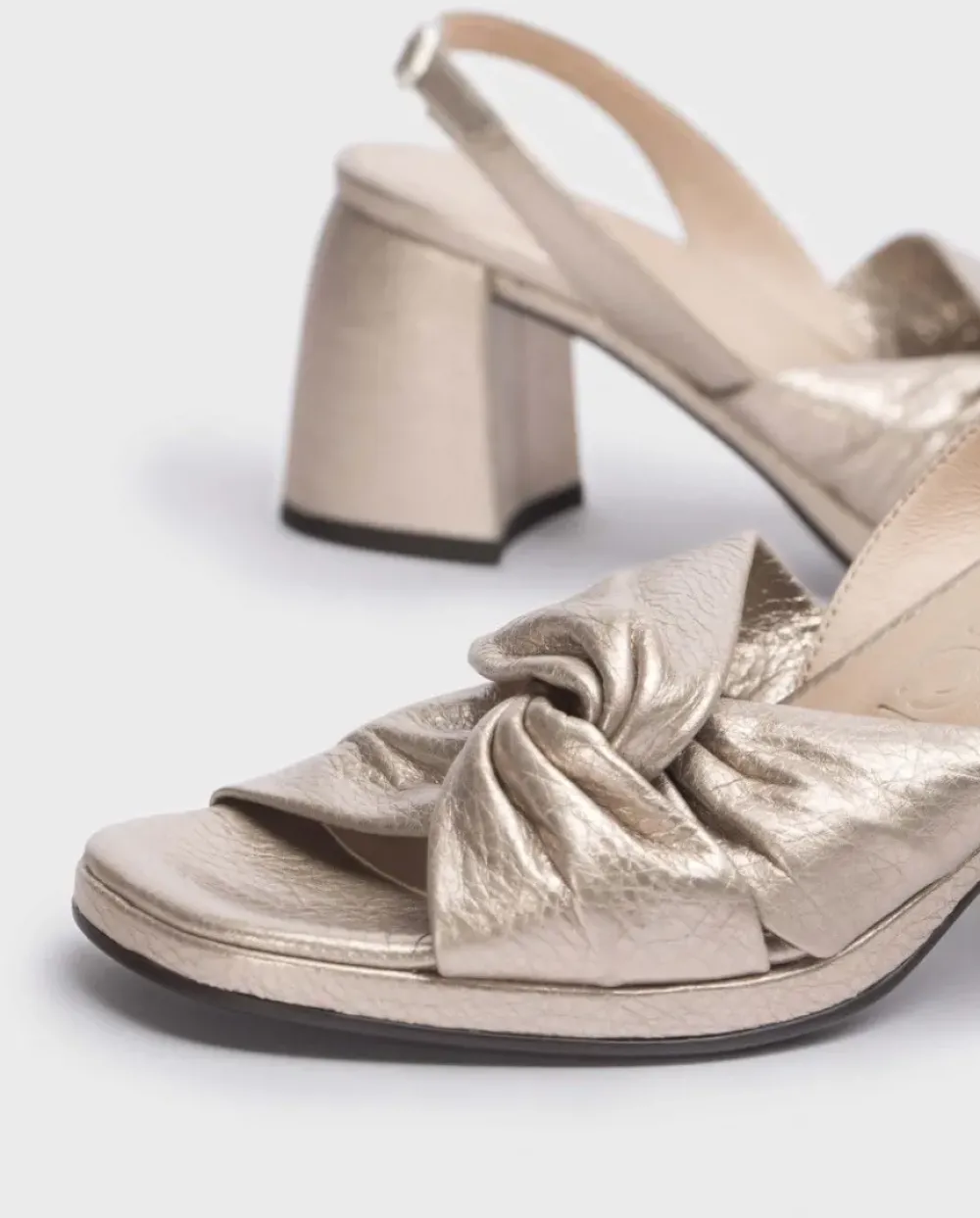 Wonders Sandalia Wild Dorado^ Tacones